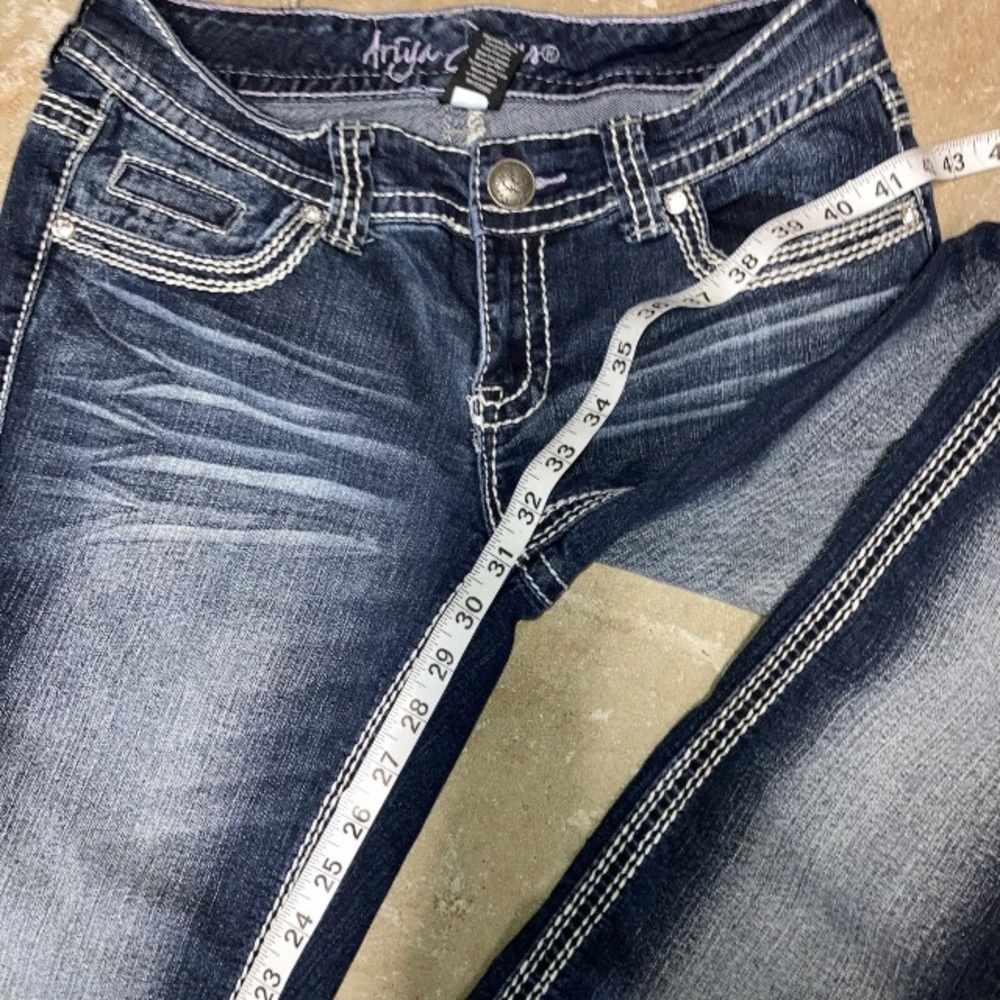 Ariya Jeans Flap Pocket Bling Embroidered Bootcut Blue Jeans Size 7/8L31 - Picture 5 of 10